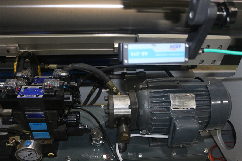 MW-STA1800 Double Rewinding Shaft Kraft Jumbo Roll Rewinding Slitting Machine